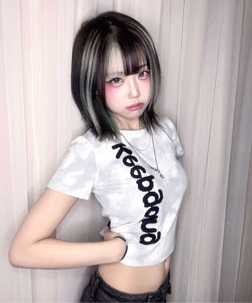 KKEEE(ケーケーイーイー)の「キープゴーイング ブークル刺繍 クロップ半袖Tシャツ(Tシャツ/カットソー・レディース・ブラック/ホワイト/チャコール・FREE)」の8枚目の写真