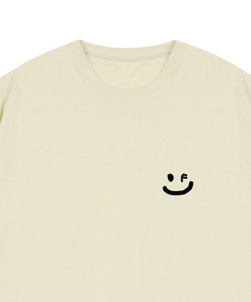 GRAVER（グレーバー）の「[ユニセックス]スモールドローイングスマイル半袖Tシャツ_サンドベージュ（Tシャツ/カットソー・レディース・ベージュ・SMALL/MEDIUM/LARGE/X-LARGE）」の4枚目の写真