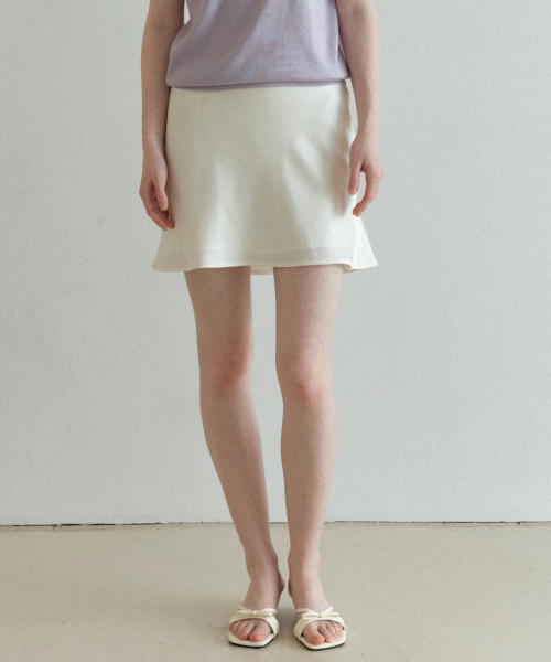 YUPPE(ヨッペ)の「サテンミディスカート_クリーム(スカート・レディース・その他・SMALL/MEDIUM)」の3枚目の写真