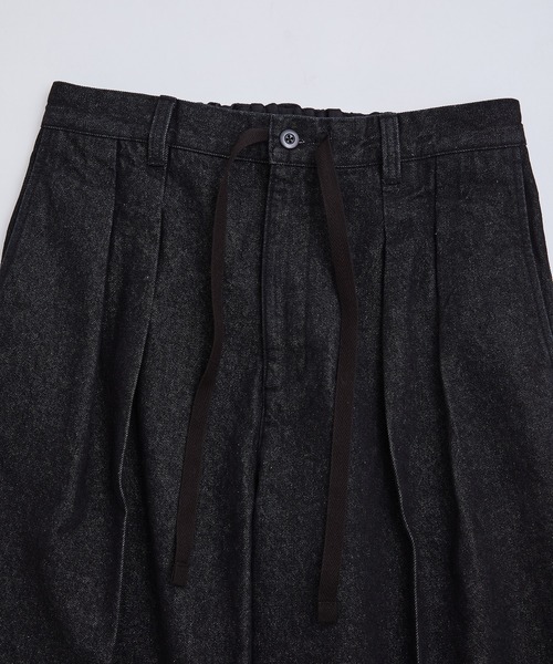 ADAM ET ROPE'(アダムエロペ)の「【WEB限定】2タック ワイドルーズ ドカンパンツ / デニム / オールシーズン着用可能 / ユニセックス(デニムパンツ・メンズ・ブラック系その他/ネイビー・L/M/S)」の17枚目の写真