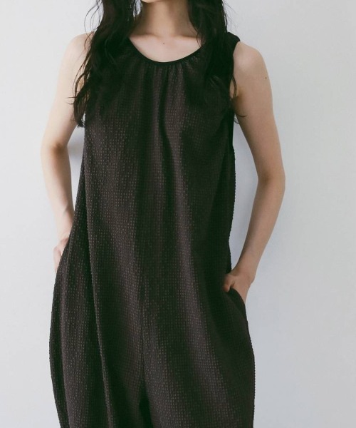 anuke（アンヌーク）の「[anuke/アンヌーク] Uネック チェックコンビネゾン（つなぎ/オールインワン・レディース・ブルー/ブラウン・36）」の8枚目の写真
