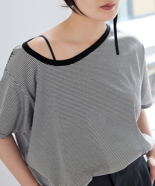 IENA（イエナ）の「FOLKIN' VIOLETTE ROOM ASYMMETRY TEE Tシャツ FVR24407（Tシャツ/カットソー・レディース・ブルー/ブラック・36）」の9枚目の写真