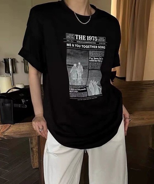 link lot（リンクロット）の「ニュースペーパー・アーカイブ グラフィックT（Tシャツ/カットソー・メンズ・ホワイト/ブラック/ライトグレー・L/M）」の2枚目の写真