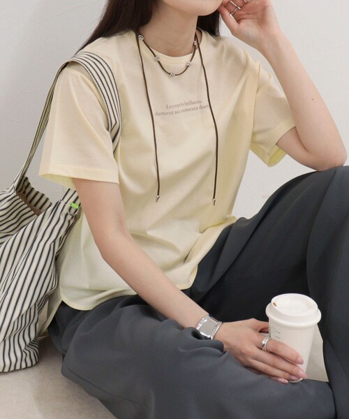 fredy emue(フレディエミュ)の「シルケットラウンドヘムTシャツ(Tシャツ/カットソー・レディース・イエロー/オフホワイト/ベージュ/チャコールグレー・38)」の4枚目の写真
