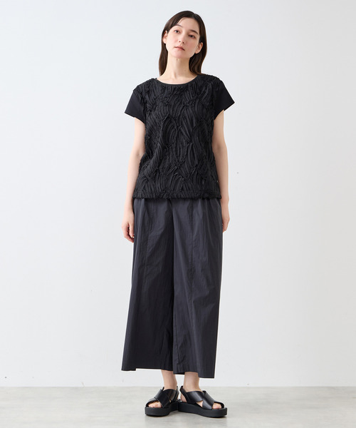LOGEMENT DE CLAIRE(ロジュモンドクレール)の「【LOURMARIN】テープチュール刺しゅうプルオーバー(Tシャツ/カットソー・レディース・ブラック/アイボリー・FREE)」の11枚目の写真