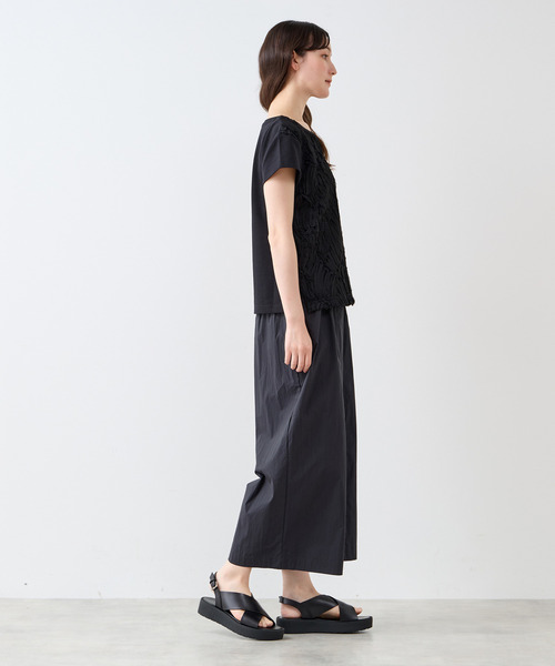 LOGEMENT DE CLAIRE(ロジュモンドクレール)の「【LOURMARIN】テープチュール刺しゅうプルオーバー(Tシャツ/カットソー・レディース・ブラック/アイボリー・FREE)」の16枚目の写真