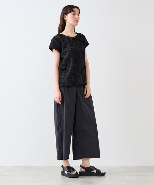 LOGEMENT DE CLAIRE(ロジュモンドクレール)の「【LOURMARIN】テープチュール刺しゅうプルオーバー(Tシャツ/カットソー・レディース・ブラック/アイボリー・FREE)」の17枚目の写真