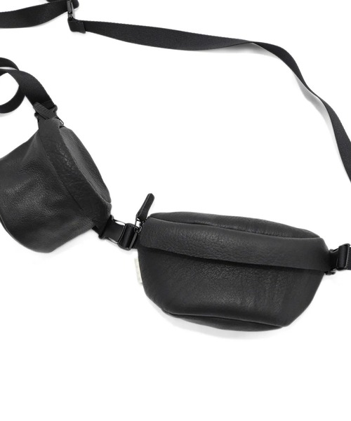macromauro(マクロマウロ)の「【macromauro】 DEER LEATHER WAIST BAG M(ボディバッグ/ウエストポーチ・メンズ・ブラック/ブラウン・MEDIUM)」の13枚目の写真