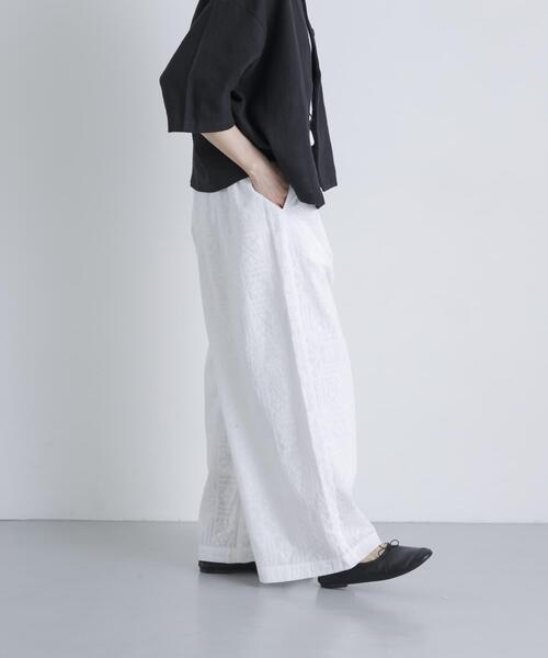 かぐれ（カグレ）の「コットンクロス刺しゅうワイドパンツ（その他パンツ・レディース・オフホワイト/ネイビー・FREE）」の7枚目の写真