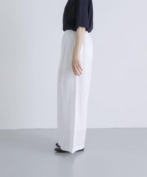 かぐれ（カグレ）の「コットンクロス刺しゅうワイドパンツ（その他パンツ・レディース・オフホワイト/ネイビー・FREE）」の11枚目の写真