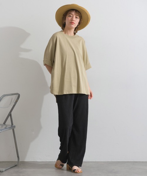 Fizz(フィズ)の「モックネックドルマンワイドTシャツ(Tシャツ/カットソー・レディース・ブラック/ホワイト/グレイッシュベージュ・M)」の14枚目の写真