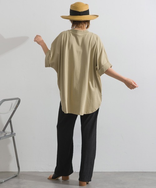 Fizz(フィズ)の「モックネックドルマンワイドTシャツ(Tシャツ/カットソー・レディース・ブラック/ホワイト/グレイッシュベージュ・M)」の9枚目の写真