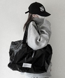 YACA（ヤーカ）の「Metallic Tote Bag/メタリックトートバッグ（トートバッグ）」