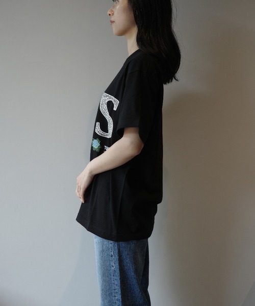 TOGA(トーガ)の「TOGA×NTS Print T-shirt TOGA×NTS(Tシャツ/カットソー・レディース・ブラック/ホワイト・SMALL/MEDIUM)」の6枚目の写真