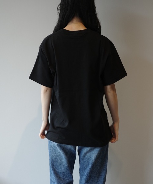 TOGA(トーガ)の「TOGA×NTS Print T-shirt TOGA×NTS(Tシャツ/カットソー・レディース・ブラック/ホワイト・SMALL/MEDIUM)」の7枚目の写真