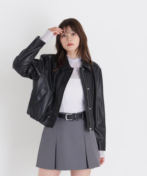 NATURAL BEAUTY BASIC(ナチュラルビューティーベーシック)の「フェイクレザーステンカラーブルゾン(ブルゾン・レディース・ブラウン/ブラック・SMALL/MEDIUM)」の4枚目の写真