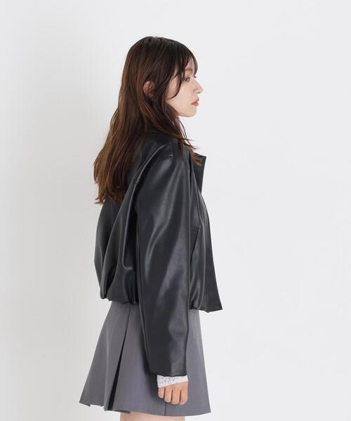 NATURAL BEAUTY BASIC(ナチュラルビューティーベーシック)の「フェイクレザーステンカラーブルゾン(ブルゾン・レディース・ブラウン/ブラック・SMALL/MEDIUM)」の6枚目の写真