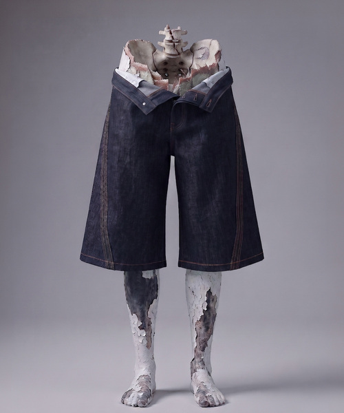 NVRFRGT(ネヴァーフォーゲット)の「NVRFRGT / ネヴァーフォーゲット WISM 別注 3D WIDELEG JORTS(その他パンツ・メンズ・ネイビー/ブラック・3/1/2)」の2枚目の写真
