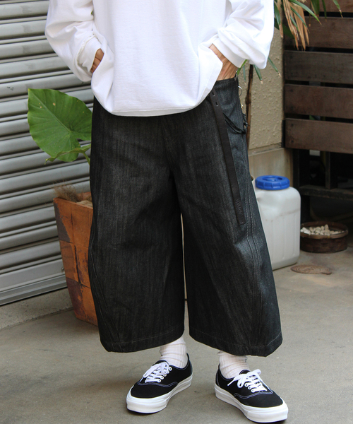NVRFRGT(ネヴァーフォーゲット)の「NVRFRGT / ネヴァーフォーゲット WISM 別注 3D WIDELEG JORTS(その他パンツ・メンズ・ネイビー/ブラック・3/1/2)」の6枚目の写真