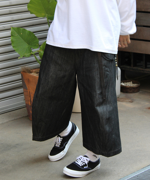 NVRFRGT(ネヴァーフォーゲット)の「NVRFRGT / ネヴァーフォーゲット WISM 別注 3D WIDELEG JORTS(その他パンツ・メンズ・ネイビー/ブラック・3/1/2)」の10枚目の写真