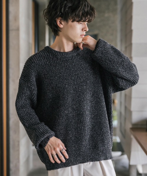 Rocky Monroe(ロッキーモンロー)の「新色追加 オーバーサイズ畦編みクルーネック長袖ニットセーター(ニット/セーター・メンズ・ベージュ/ネイビー/チャコール/ホワイト系/ピンク/グレー系/マスタード/オフホワイト/ブラウン/ブラック/グレー/レッド/ブラック系/ブルー/ブルーグリーン/モスグリーン/ワイン・L/XL/M)」の4枚目の写真