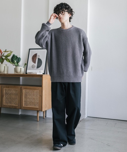 Rocky Monroe(ロッキーモンロー)の「新色追加 オーバーサイズ畦編みクルーネック長袖ニットセーター(ニット/セーター・メンズ・ベージュ/ネイビー/チャコール/ホワイト系/ピンク/グレー系/マスタード/オフホワイト/ブラウン/ブラック/グレー/レッド/ブラック系/ブルー/ブルーグリーン/モスグリーン/ワイン・L/XL/M)」の21枚目の写真