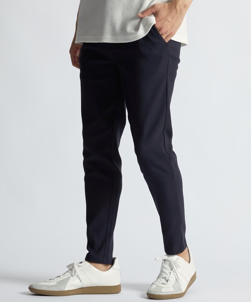 LANVIN en Bleu(ランバンオンブルー)の「超伸縮「ガムストレッチ」スキニー イージーチノパン(チノパンツ・メンズ・アイボリー/ブラック/ネイビー/グレイッシュベージュ/ブルーグレー・46/52/50/48)」の1枚目の写真