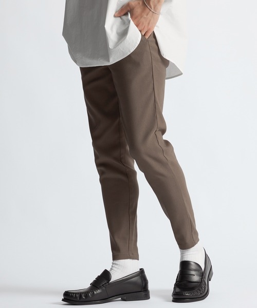 LANVIN en Bleu(ランバンオンブルー)の「超伸縮「ガムストレッチ」スキニー イージーチノパン(チノパンツ・メンズ・アイボリー/ブラック/ネイビー/グレイッシュベージュ/ブルーグレー・46/52/50/48)」の5枚目の写真