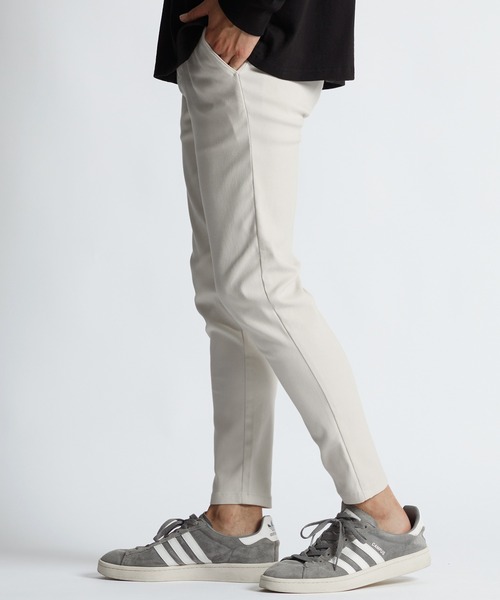 LANVIN en Bleu(ランバンオンブルー)の「超伸縮「ガムストレッチ」スキニー イージーチノパン(チノパンツ・メンズ・アイボリー/ブラック/ネイビー/グレイッシュベージュ/ブルーグレー・46/52/50/48)」の18枚目の写真