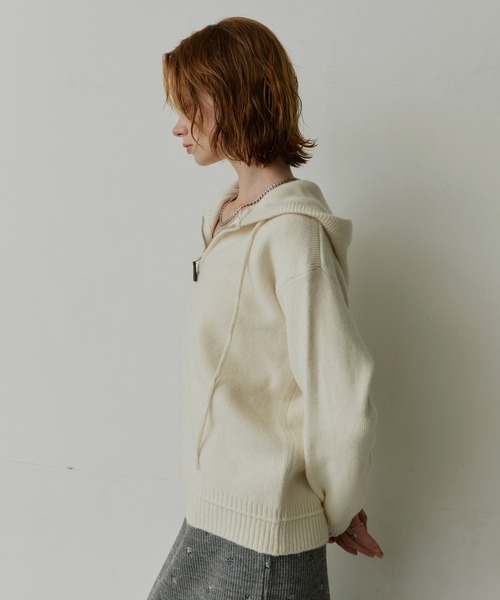 uchi.(ウチ)の「ハーフジップフーディーニットプルオーバー(ニット/セーター・レディース・アイボリー/グレー/レッド・FREE)」の10枚目の写真