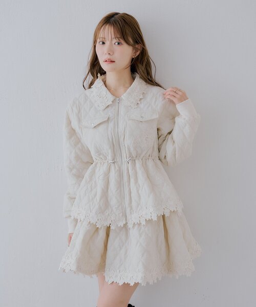 Chico(チコ)の「【SALON by Chico】フラワースカラップキルティングZIPジャケット / セットアップ対応可能(ブルゾン・レディース・ブラック/アイボリー・FREE)」の13枚目の写真