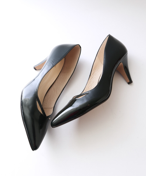 Au BANNISTER（オゥバニスター）の「AU/カットワークパンプス（パンプス・レディース・ブラック/レッド/グリーン/ピンクゴールド・35/36/37/38/39）」の15枚目の写真