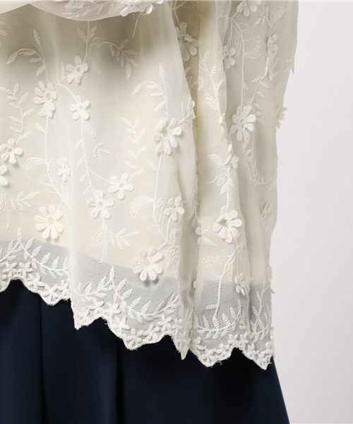 mysty woman（ミスティウーマン）の「花柄刺繍シフォンチョーカー付フレアブラウス（シャツ/ブラウス・レディース・オフホワイト/ブラック/ピンクベージュ/ブル－グレ－・FREE）」の11枚目の写真