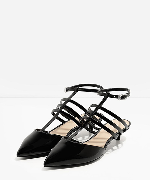 CHARLES & KEITH（チャールズ & キース）の「Tバーストラップパンプス / T-BAR STRAPPY PUMPS（サンダル・レディース・ブラック/シルバー/アイボリー・24.5cm/24cm/23.5cm/23cm）」の5枚目の写真