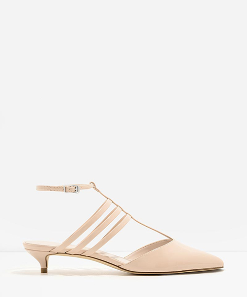 CHARLES & KEITH（チャールズ & キース）の「Tバーストラップパンプス / T-BAR STRAPPY PUMPS（サンダル・レディース・ブラック/シルバー/アイボリー・24.5cm/24cm/23.5cm/23cm）」の7枚目の写真
