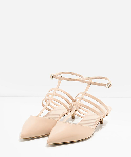 CHARLES & KEITH（チャールズ & キース）の「Tバーストラップパンプス / T-BAR STRAPPY PUMPS（サンダル・レディース・ブラック/シルバー/アイボリー・24.5cm/24cm/23.5cm/23cm）」の8枚目の写真