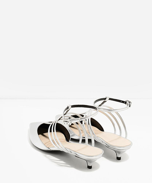CHARLES & KEITH（チャールズ & キース）の「Tバーストラップパンプス / T-BAR STRAPPY PUMPS（サンダル・レディース・ブラック/シルバー/アイボリー・24.5cm/24cm/23.5cm/23cm）」の12枚目の写真