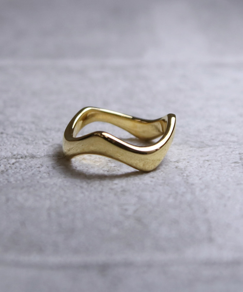 YArKA（ヤーカ）の「【YArKA/ヤーカ】silver925 plane wave ring[uto2]/プレーンウェーブリング（リング・メンズ・シルバー/イエローゴールド/ゴールド・#13/#17/#15/#9/#11/#19/#7/#21）」の18枚目の写真