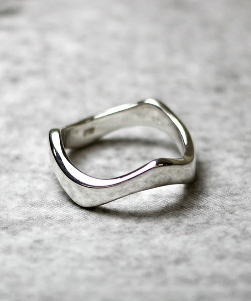 YArKA（ヤーカ）の「【YArKA/ヤーカ】silver925 plane wave ring[uto2]/プレーンウェーブリング（リング・メンズ・シルバー/イエローゴールド/ゴールド・#13/#17/#15/#9/#11/#19/#7/#21）」の22枚目の写真