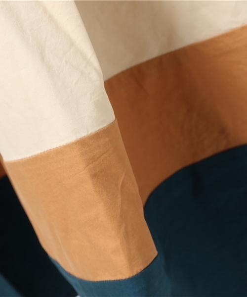 POU DOU DOU(プードゥドゥ)の「裾配色切り替えフレアースカート(スカート・レディース・アイボリー/ブルー・3)」の4枚目の写真