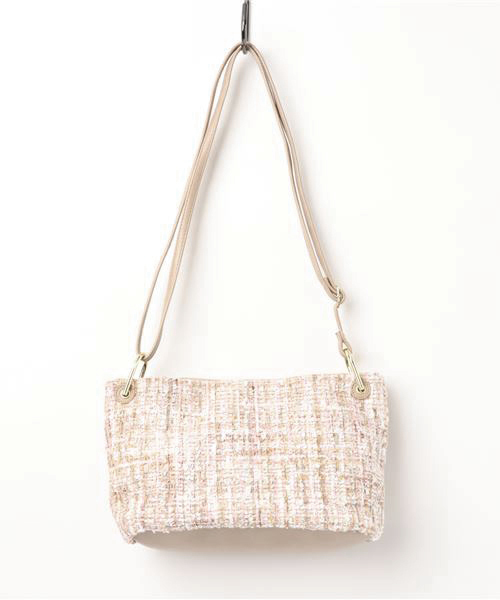 GeeRA（ジーラ）の「ふわもこフェイクファーショルダーバッグ（ハンドバッグ・レディース・ワイン/ベージュ/ブラック系その他/ホワイト系その他・FREE）」の2枚目の写真