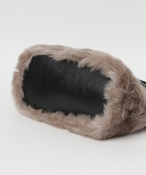 GeeRA（ジーラ）の「ふわもこフェイクファーショルダーバッグ（ハンドバッグ・レディース・ワイン/ベージュ/ブラック系その他/ホワイト系その他・FREE）」の9枚目の写真