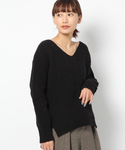 laboratory work（ラボラトリーワーク）の「変形アゼＶプルオーバー（ニット/セーター・レディース・ホワイト/ブラック/ピンク/グレー系その他・MEDIUM）」の3枚目の写真