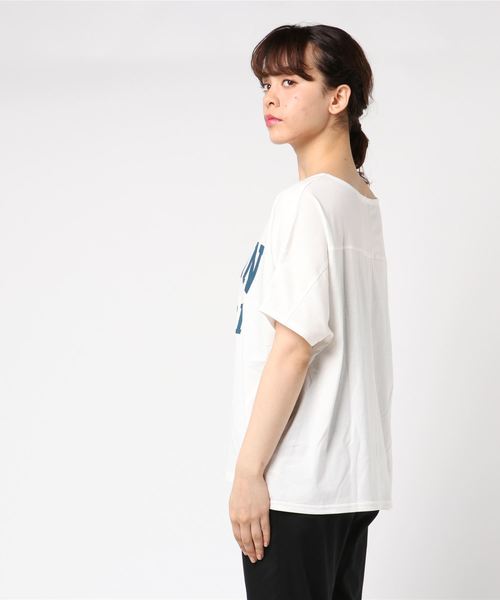LOWRYS FARM(ローリーズファーム)の「ワイドプリントTシャツ 804240(Tシャツ/カットソー・レディース・ベージュ/ブラウン/グレー/オフホワイト・FREE)」の5枚目の写真