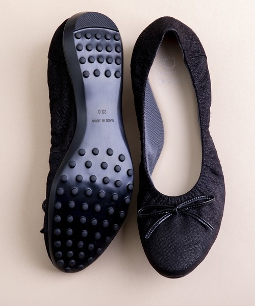 HIMIKO On Bleue(ヒミコオンブルー)の「【On Bleue】手放せないクッション感! ボロネーゼ・ふかふかクッションリボンパンプス/062384(パンプス・レディース・ブラック/ブロンズ/シルバー/ピンク系その他/ブラック×ホワイト・24.5cm/23.0cm/22.5cm/23.5cm/24.0cm/25.0cm)」の14枚目の写真
