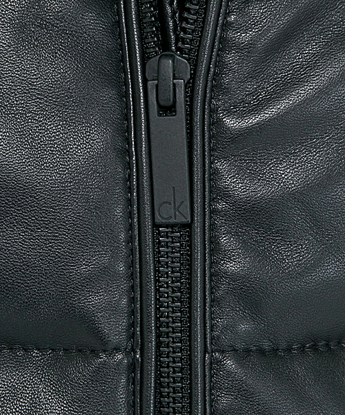 Calvin Klein（カルバン・クライン）の「ラムレザーダウンベスト 