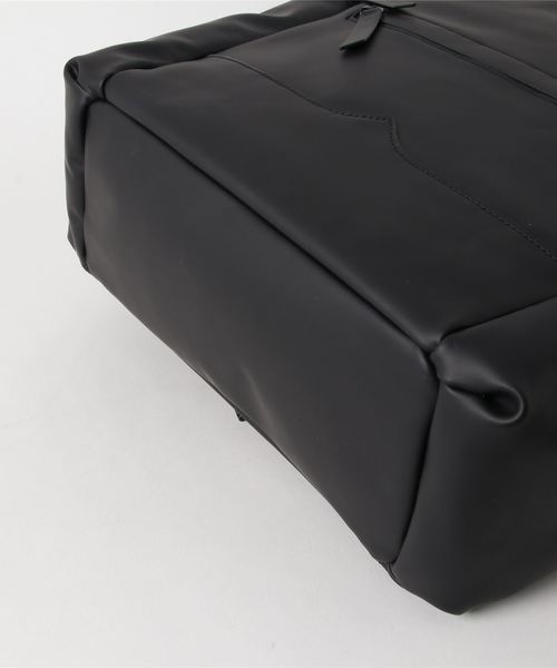 HUNTER(ハンター)の「【HUNTER/ハンター】ORG TOPCLIP BACKPACK RUB LTH UBB2022LRS ラバーコーティングレザーバックパック/リュック HUT(バックパック/リュック・レディース・ブラック/ダークオリーブ/イエロー/オレンジ/ピンク/ネイビー・FREE)」の8枚目の写真