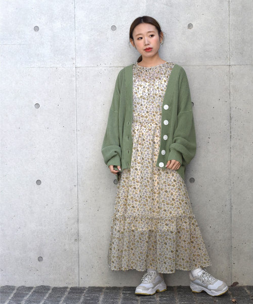 w closet(ダブルクローゼット)の「シアーチェック小花柄ロングワンピース(ワンピース・レディース・グリーン/ブラック/キナリ・FREE)」の4枚目の写真