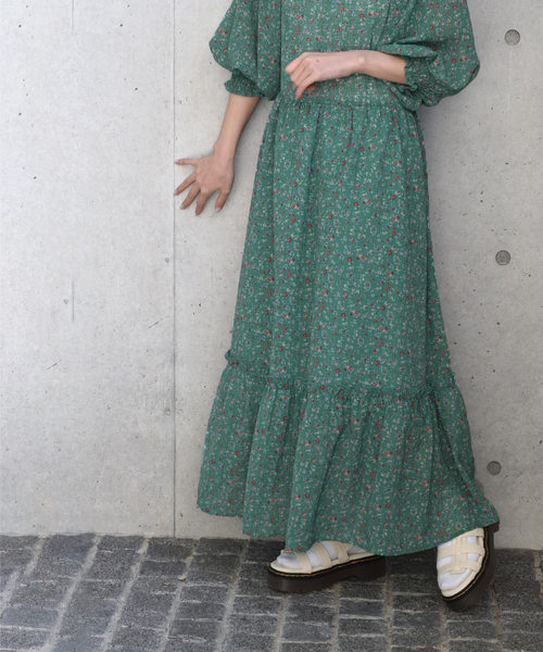 w closet（ダブルクローゼット）の「シアーチェック小花柄ロング