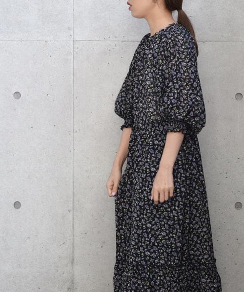 w closet(ダブルクローゼット)の「シアーチェック小花柄ロングワンピース(ワンピース・レディース・グリーン/ブラック/キナリ・FREE)」の18枚目の写真